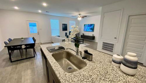 4-BR Cheerful Home Long Term Stay Equipped in Katy - Foto 2