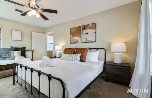 Walk to Zilker Patio w a View Elevated Balcony - Photo 19