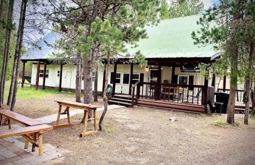 Grandma's Home in the Woods. Yellowstone - Foto 5