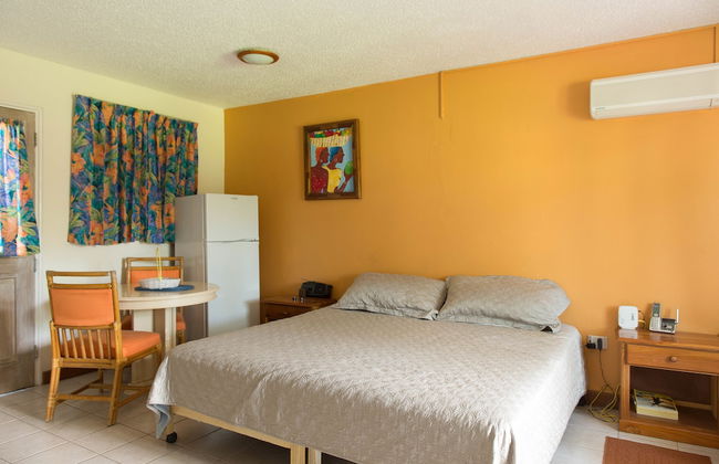 Point Village Studios and Suites - Photo 11