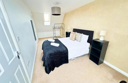 Modern 4 Beds House With FREE Parking - Foto 6