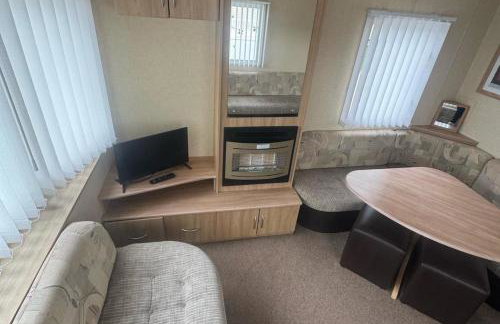 3 Bed Caravan - Sleeps 8 - Pets - Parking - Foto 21