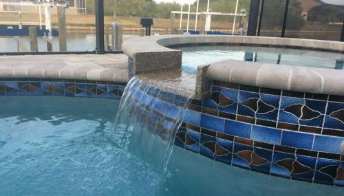 Luxury Waterfront Home With Heated Pool & Hot Tub - Foto 3