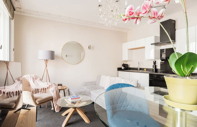 Stunning 2 Bed in Centre of Cheltenham - Photo 32