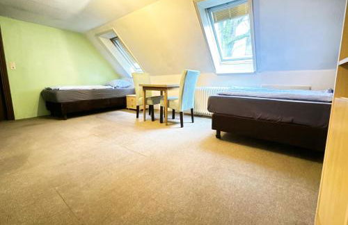 Groot Appartement - 10 Personen - 4 Slaapkamers - Perfect voor Teams & Monteurs - Friedeburg - Photo 18