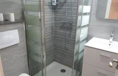 Marbella Luxury Home with Games Room & Sea Views - Photo 23