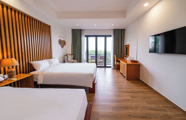 Palm River Boutique - Photo 24