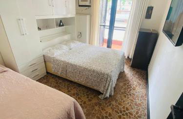 Cantinho de Vó em Itaúna - Passos da praia na melhor localização com Ar Condicionado e estacionamento - Foto 4