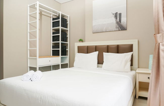 Comfy Studio Ciputra International Apartment - Photo 1