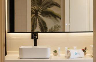 MARBELLA BANUS SUITES - Banús - Medina Garden - Brand New 1BR - 1BA - Outdoor Terrace - Bright & Modern - Pool - Steps from Puerto Banús Marina - Walk to El Corte Ing Luxury Shopping Mall - Photo 34