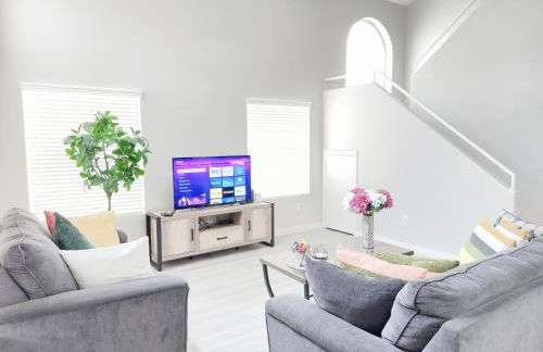 Newly Remodeled Pool Villa 3BD 3BA By Summerlin - Foto 8