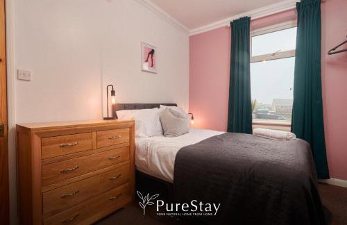 Spacious Bradford House with 4 bedrooms & 6 Beds by PureStay with Parking for 7 nights min! - Foto 4