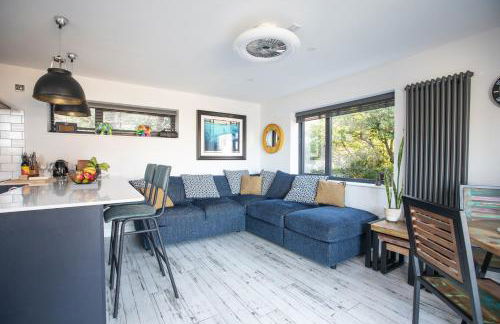 THE ANNEXE AT UPPER BEACH HOUSE - Photo 10