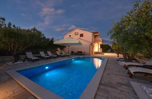 Villa Tina with Swimming Pool, Tennis court, Games room, Sauna, Gym, BBQ - Foto 18