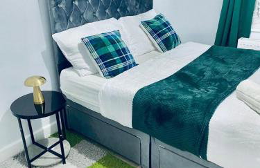 Coastal Flats with Garden & Parking near Castle - Foto 5