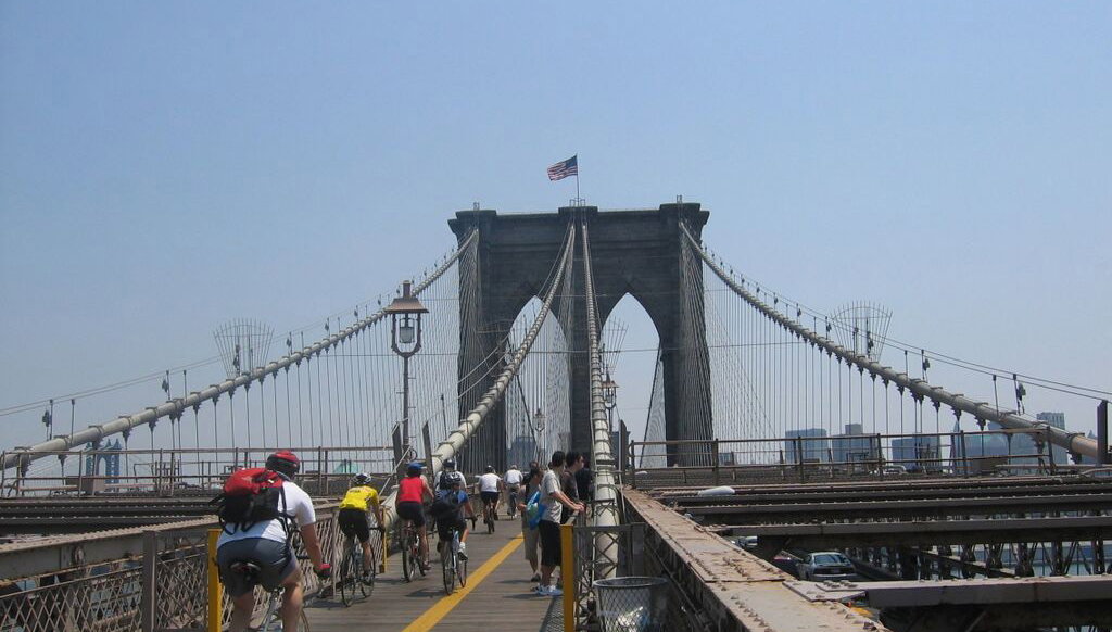 Passeio de bicicleta na Ponte de Brooklyn - Foto 1