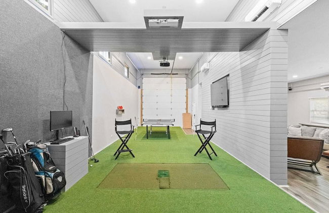 Winding Down by Avantstay Sleeps 20 + Dock, View - Photo 74