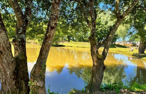 Peaceful Lake Retreat - Fishing Lakes, Heated Outdoor Swimming Pool 500yrds on Sister Park , Pool Open April to September - Foto 45