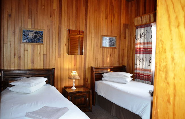 Log Cabin & Settlers Village - Photo 13