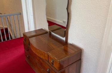 Large Traditional, Sleeps 8, 2 baths, Train, Tram, Pubs, Hucknall - Foto 50