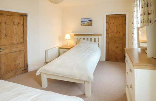 Odd Sock Cottage - Photo 9