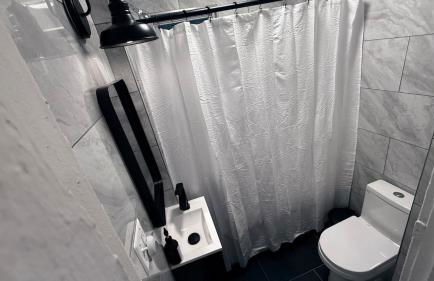 Bachi - Cozy 3BR Apt with Parking, Desk & Fast WiFi near Yale, Quinnipiac, SCSU & Hospitals - Foto 18