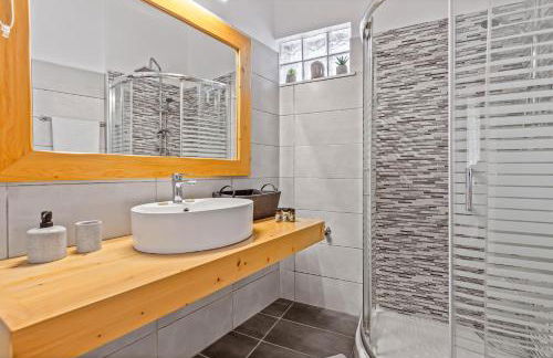 San Elias House - Photo 5