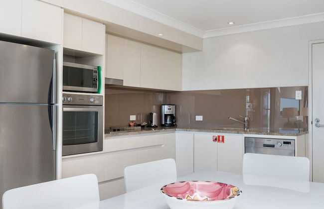 Bayview Beachfront Apartments, in town right on the beach - Foto 22