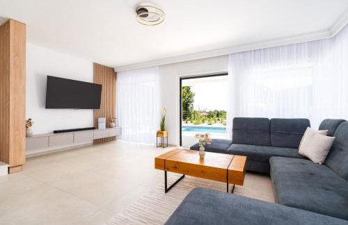 Villa Mirakul, new modern villa with swimming pool, close to the beach, children playroom, quiet area- by TRAVELER tourist agency Krk - ID 2680 - Foto 22