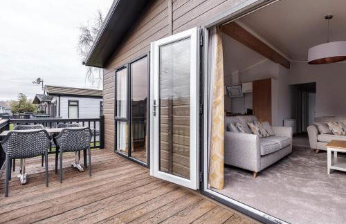 Roydon Marina Village Lodges - Foto 1