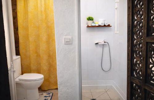 Séjour à deux au Château d'Autoire, studio de charme, tonnelle, vue vallée et village - Foto 6