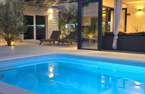 Villa TM with private heated pool, poolhouse & private garage - Photo 3