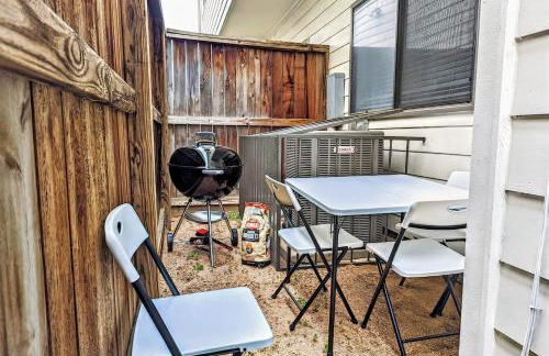 Houston Getaway by Downtown Pool Table Pets - Photo 5