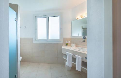 NEW! Villa ESPERANZA, Can Marilla, Front Sea View, Pool, AC, BBQ - Foto 43