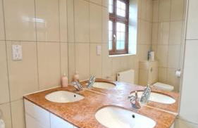 Luxury London House Sleeps x 16, Free Parking, Free Wifi, Garden Patio, Close to tube line easy access to Central London - Foto 35