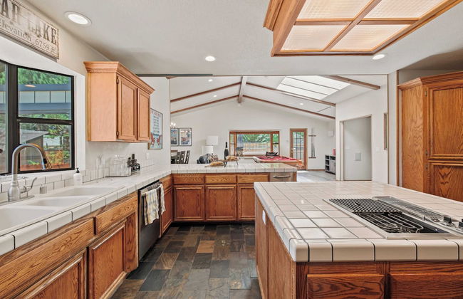 Alpenglow Chateau by Avantstay Ideal Big Bear Location w/ Pool Table & Hot Tub! - Foto 20