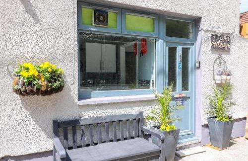 River Cottage - Photo 3