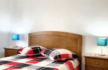 Charming House in Cortiçada with Balcony and Mountain View - Foto 35