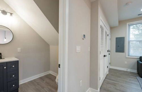 Modern LUX 2BR Apartment in DC with Patio - Foto 8