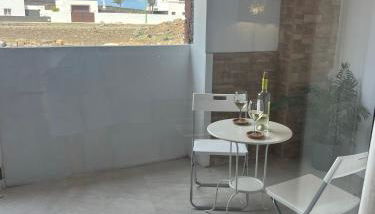 Moderno apartamento frente al mar en una de las mejores zonas de la Santa en Lanzarote - Foto 3