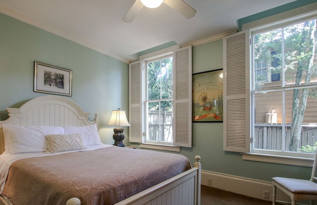 The Irish Bar near Bay Historic Savannah - Photo 11