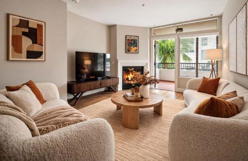 Promo Casa Miel Heart of Westwood Luxury Condo - Photo 4