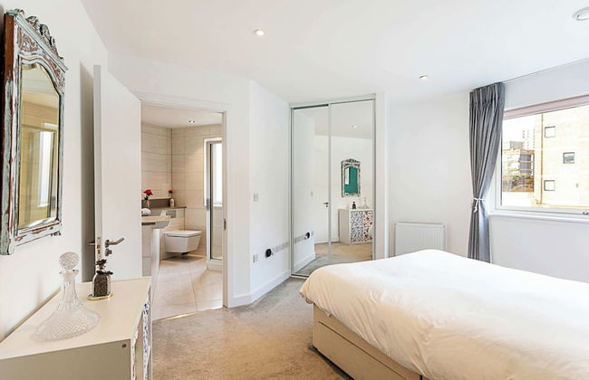 Quiet and Spacious Four Bedroom House - Foto 3