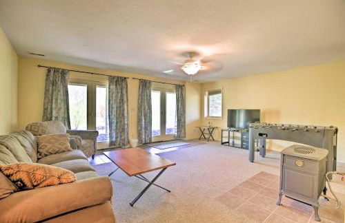 House with Deck, Fire Pit - 15 Mins to Snowshoe! - Foto 21