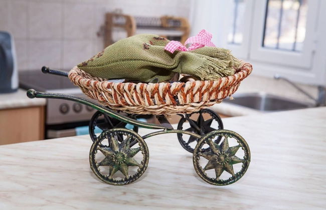 Feels Like Your Home at Ermioni - Photo 4