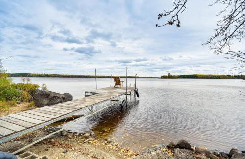 Private Peninsula! Modern-Rustic Fall Lake Cabin - Foto 30