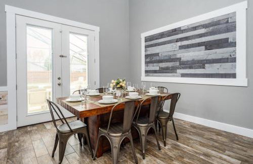 Gorgeous Modern 6BR South Facing Private Pool Hot Tub BBQ Theater 2 Miles Disney - Foto 33