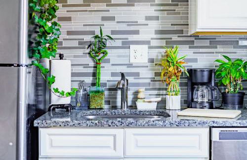 Jungle House Luxury Homes - Columbus Downtown Short North - Steps to Convention Center & Nationwide Arena - Sleeps up to 11 - Free Parking - Over 5,800 Five Stars - Foto 90