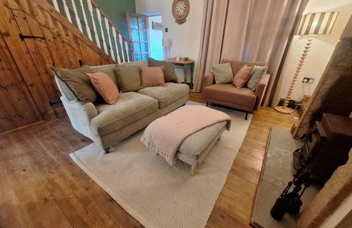 Grinlow Cottage - Photo 4