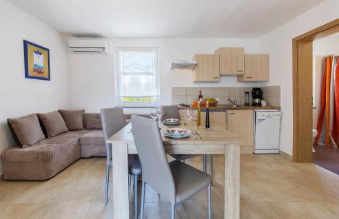 Stunning Apartment In Trget - Foto 18